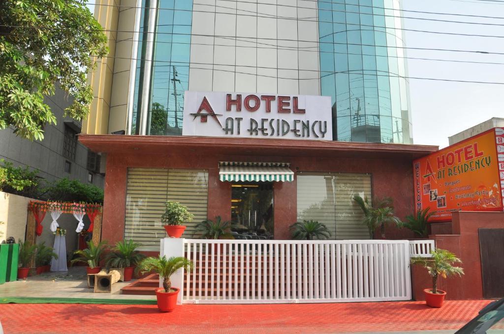 Fabhotel D75 At Residency Ghaziabad Esterno foto